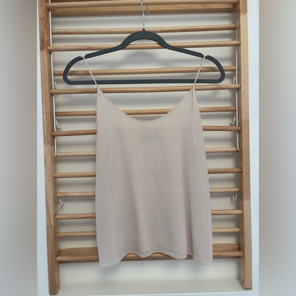 Everlane 100% silk cami in light blush/pink.